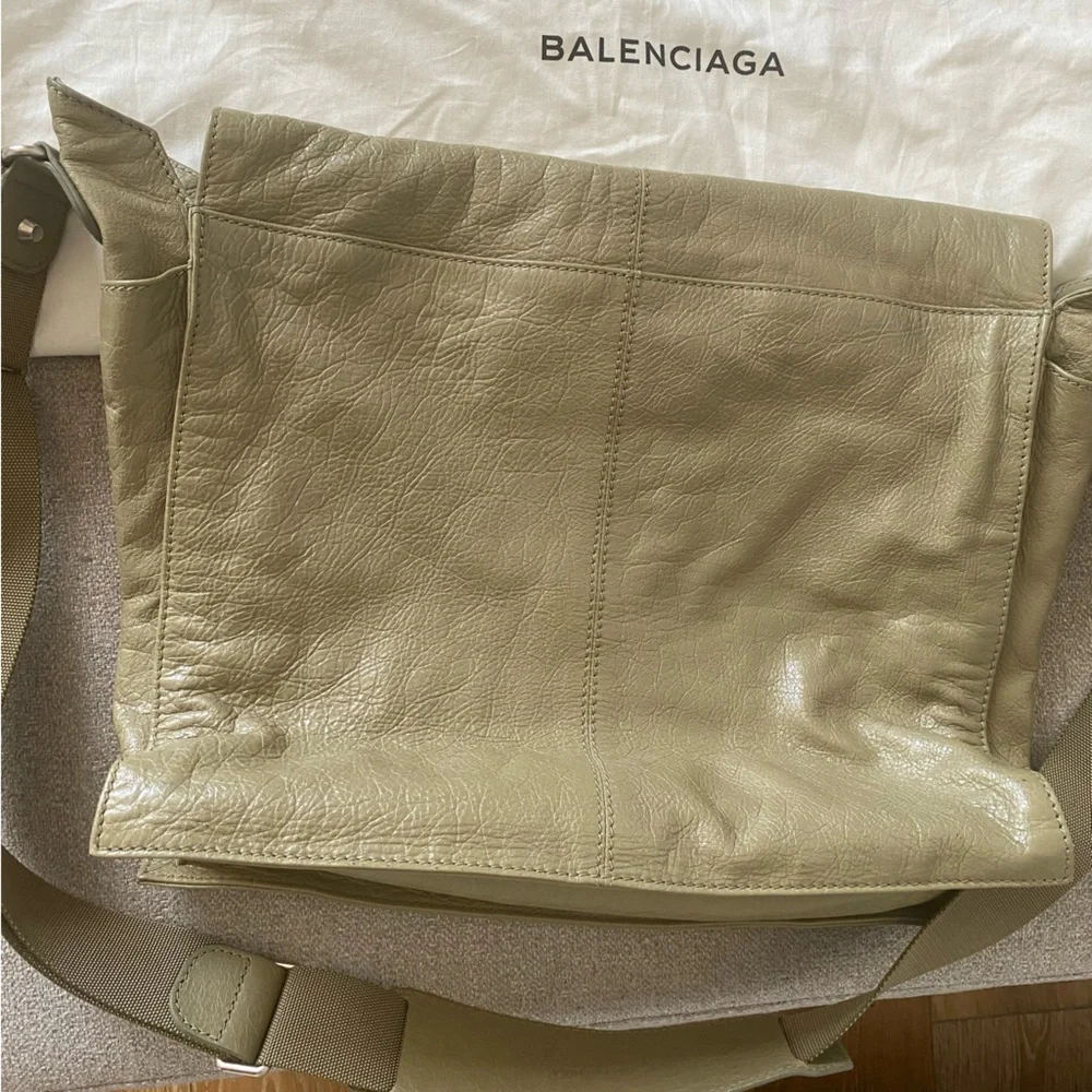 Balenciaga City Messenger Bag - Picture 2 of 5